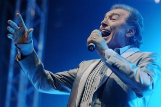 Kvíz: Písničky Karla Gotta zná prý každý Čech. Na těchto detailech ale většina lidí totálně pohoří